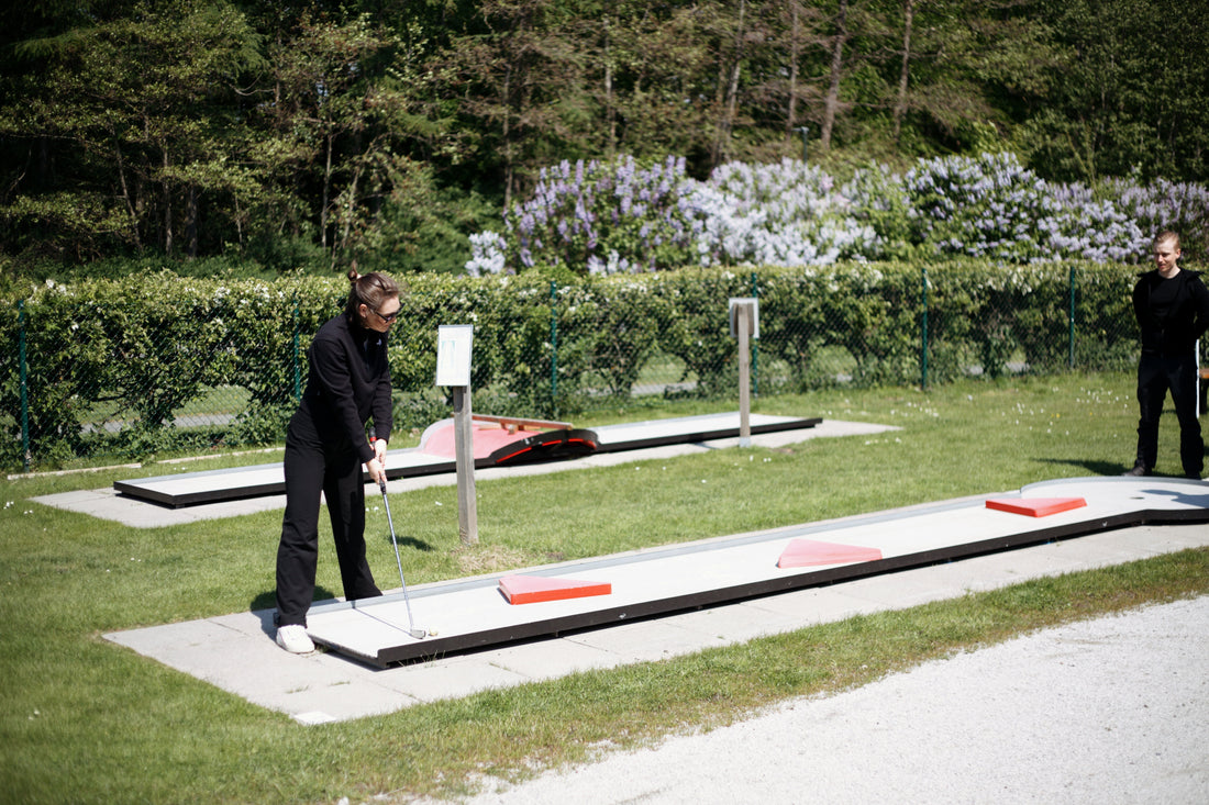 Miniaturgolf erklärt: Das klassische System mit Eternit-Bahnen