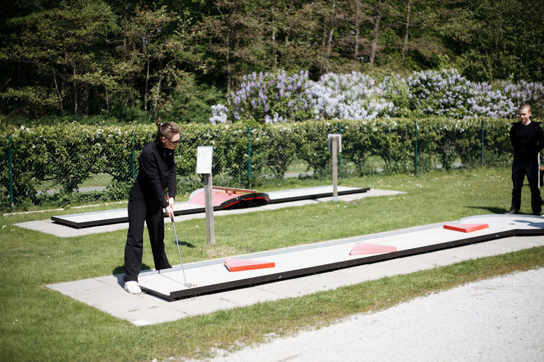 Miniaturgolf erklärt: Das klassische System mit Eternit-Bahnen
