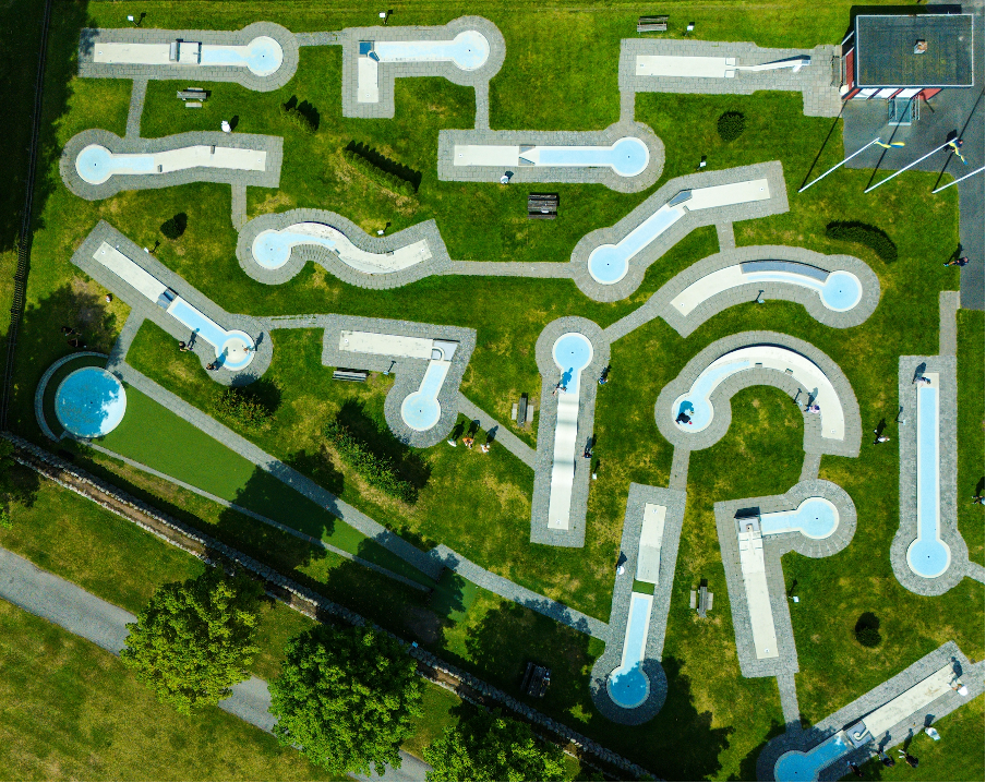 Welche Minigolfanlage ist die richtige? Der große Vergleich aller Minigolf-Systeme für Vereine, Campingplätze, Hotels und Freizeitanlagen
